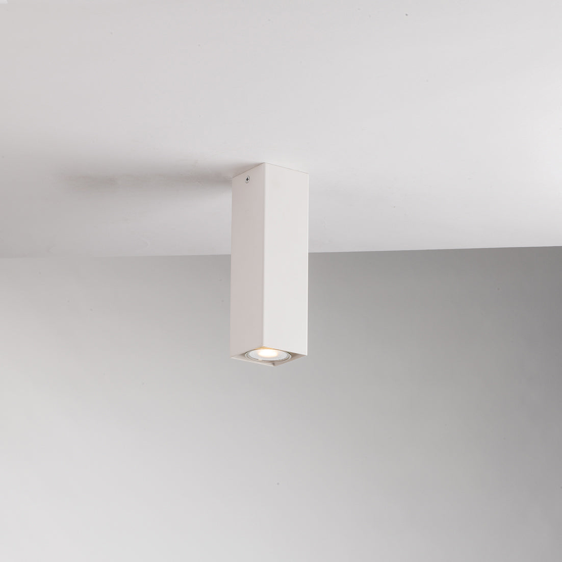 PLAFONIERA FLUKE QUADRATA BIANCA 1XGU10 6X6X20CM - Luce Ambiente e Design