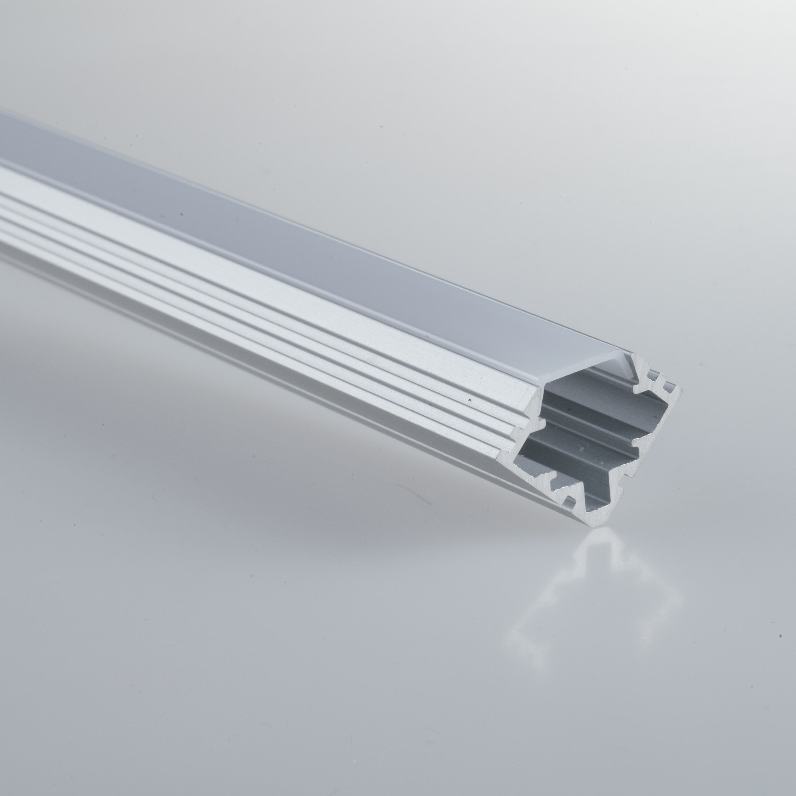 PROFILO NEWYORK ALLUMINIO/OPALE CON TAPPI E STAFFETTE INCLUSI 200X2,9X2,1CM - Intec