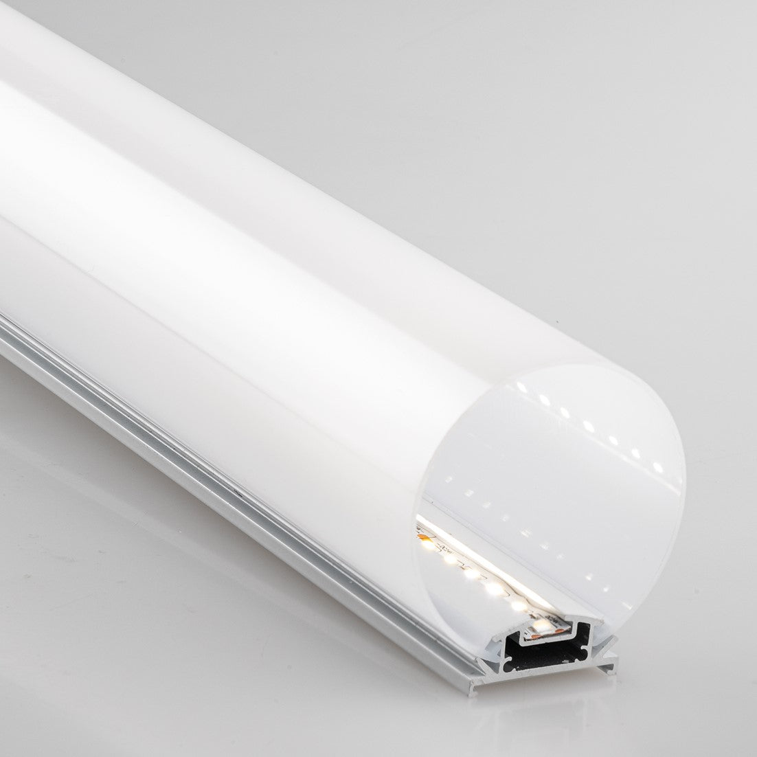 PROFILO TUBE ALLUMINIO/OPALE BIANCO CON TAPPI INCLUSI 200X6CM - Intec